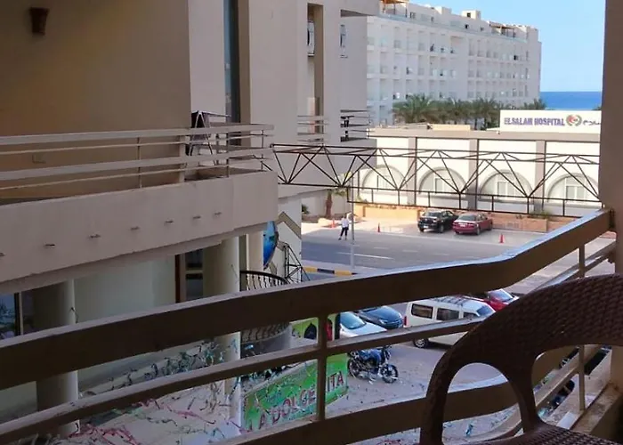 Blue Sky Arabia Apartman *